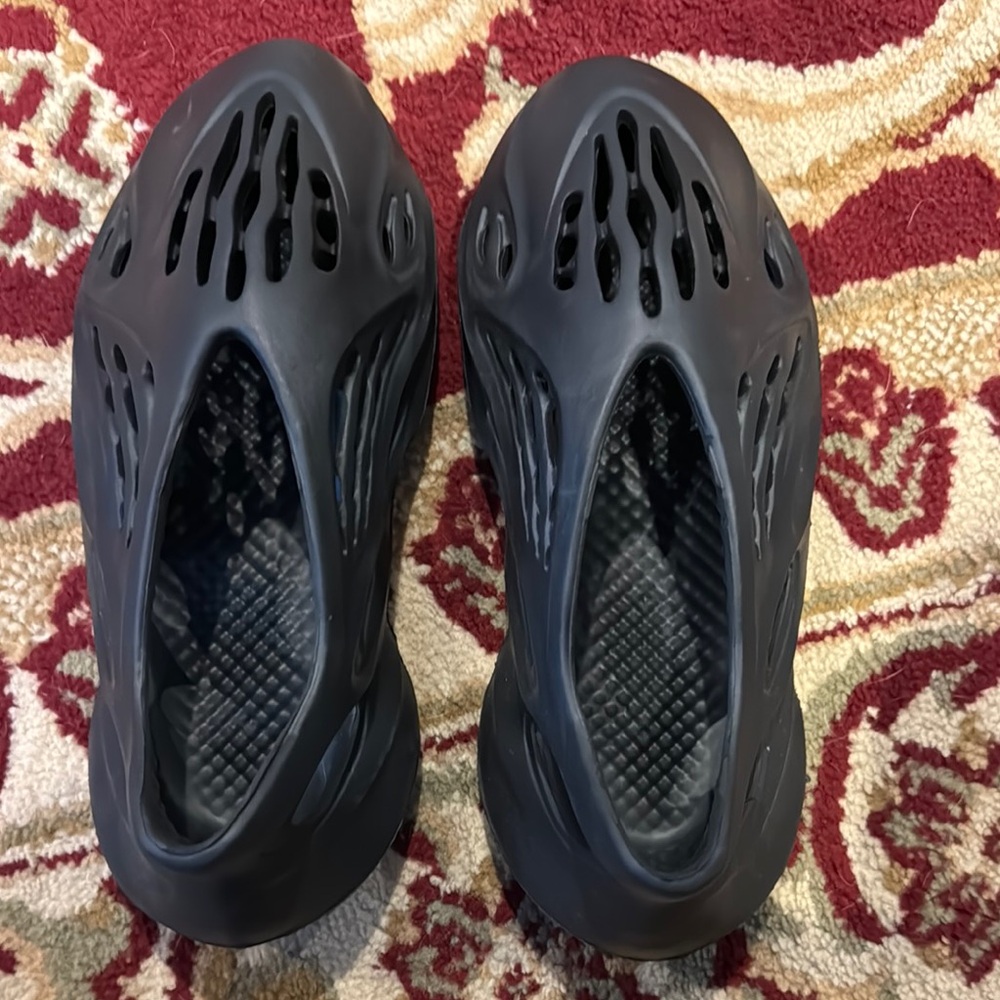 Yeezy foam runners